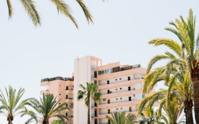 Transforming the Hotel Industry: Unleashing the Potential of Integrated Communication Systems and Emerging Technologies