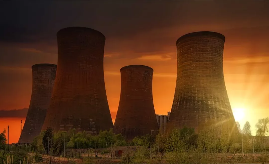 AI and Nuclear Arms: Weighing Risks and Rewards in Modern War