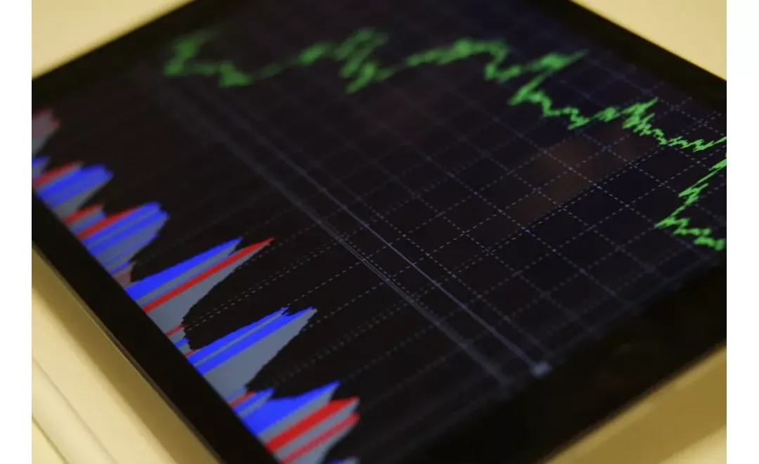 Market Movers of the Week: Apple, Microsoft, Satellites, and EVs Lead Tech Trends